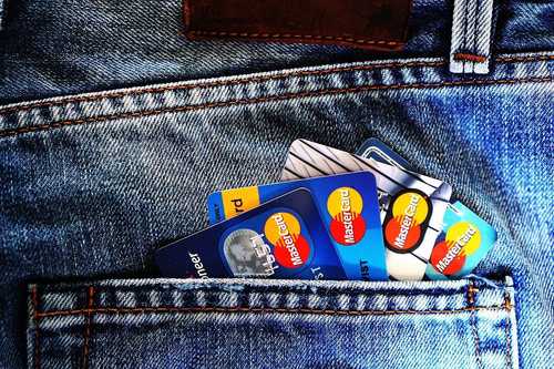 Czym jest okres bezodsetkowy na karcie kredytowej?