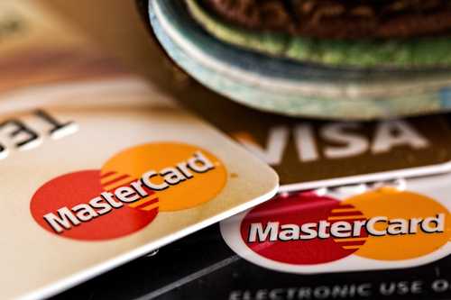 Visa czy Mastercard - jaką kartę wybrać?